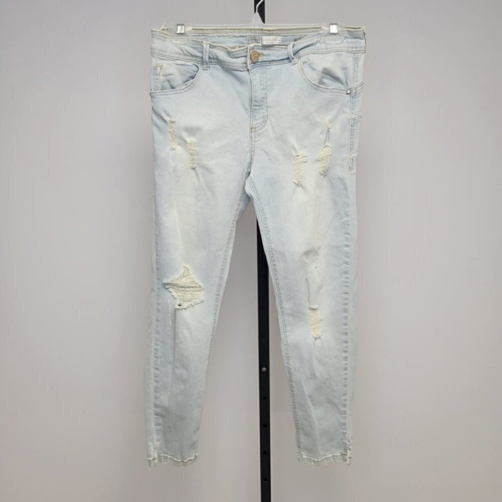 Bershka Distressed Push Up Jeans